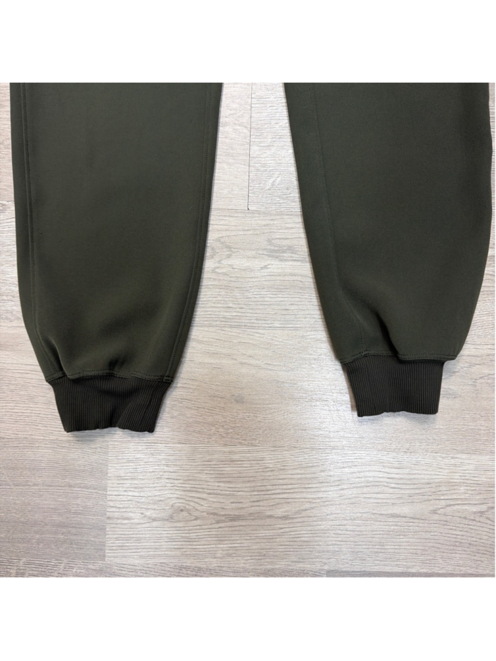 Lululemon 28” On The Move Dark Olive Joggers Sz 2! - Picture 8 of 10